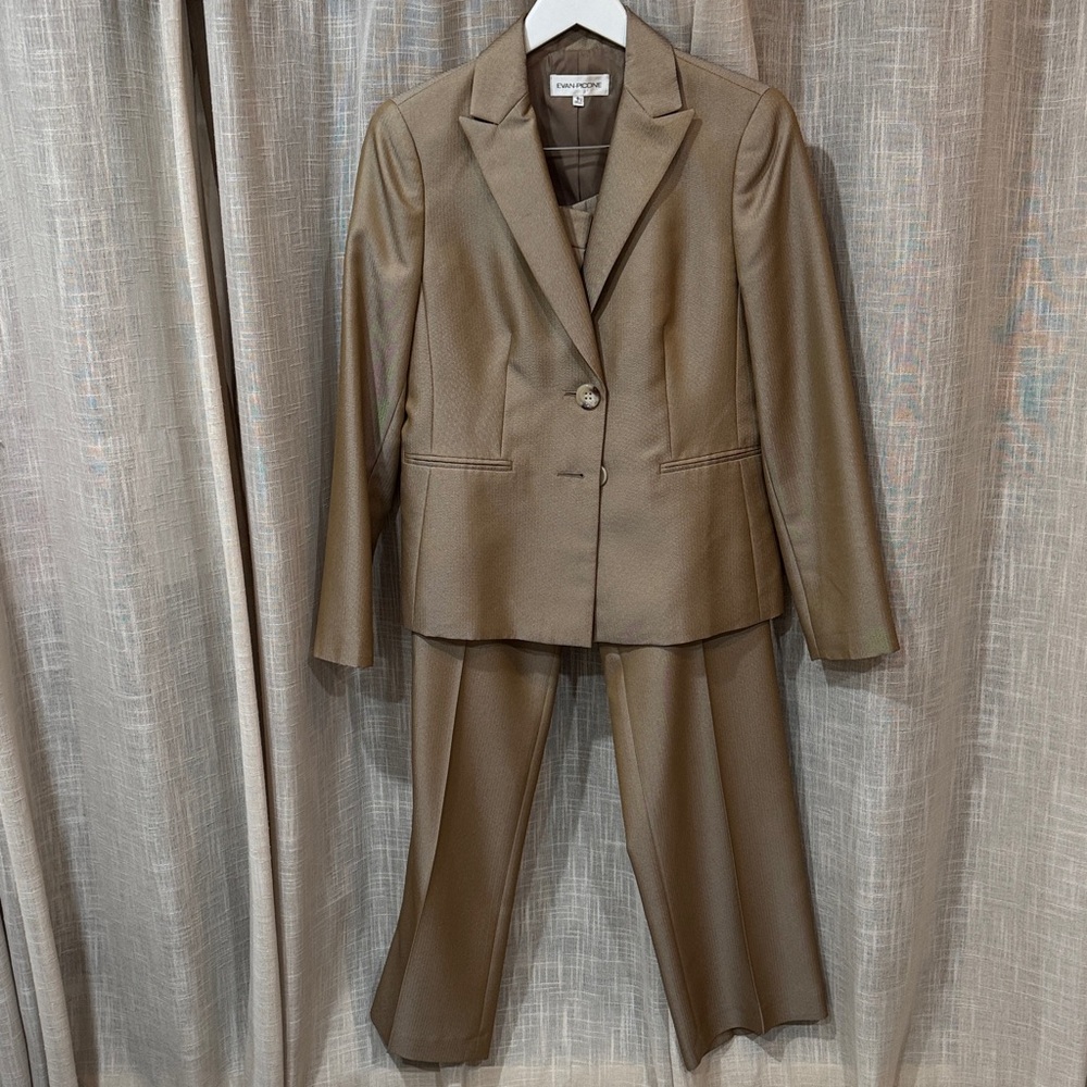 Evan Picone Tan Blazer and Pants Set